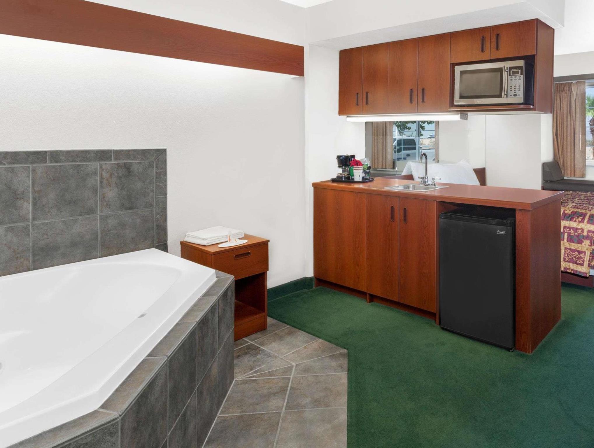 Microtel Inn & Suites By Wyndham Wellton Exterior photo